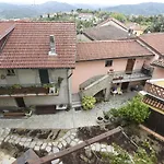 بيت ضيافة Il Borgo Del Castello 3*