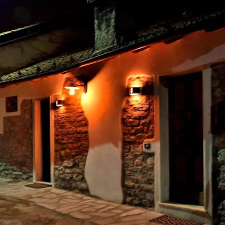 بيت ضيافة Il Borgo Del Castello 3*