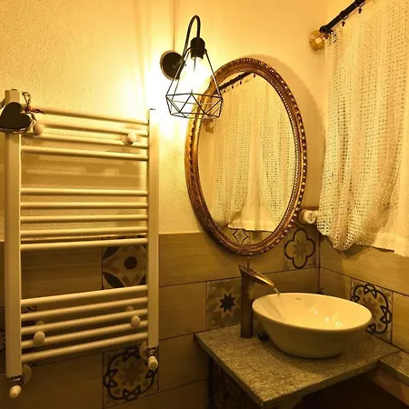 Il Borgo Del Castello Cremolino