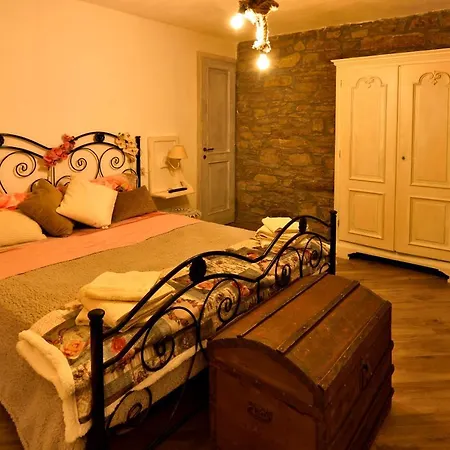 Il Borgo Del Castello Cremolino