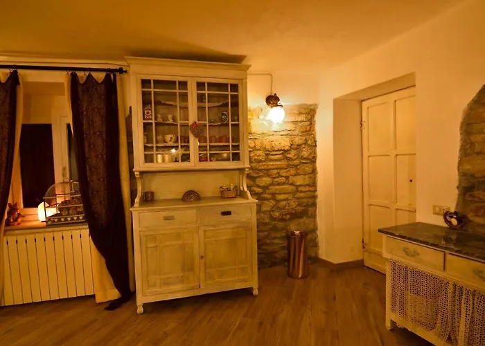 Il Borgo Del Castello Cremolino